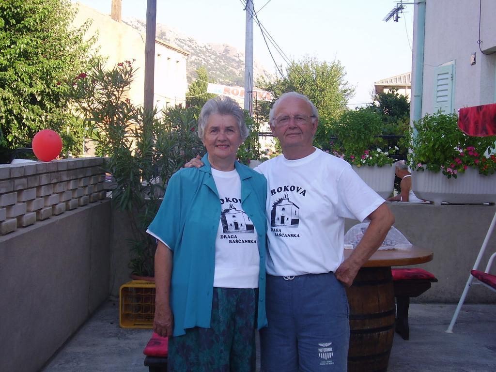 Guest House Darinka Draga Bašćanska Esterno foto