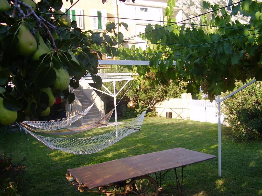 Guest House Darinka Draga Bašćanska Esterno foto